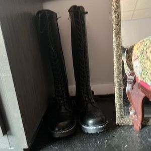 Torrid knee high boots size 9.5